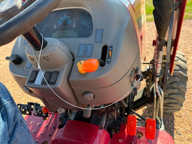 case-ih-farmall-40a-image-41