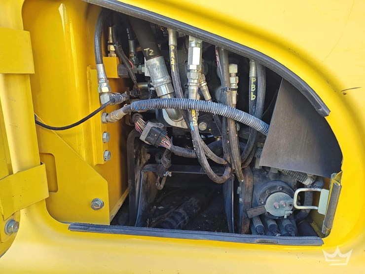 2023-kobelco-sk140sr-lc-7-image-13