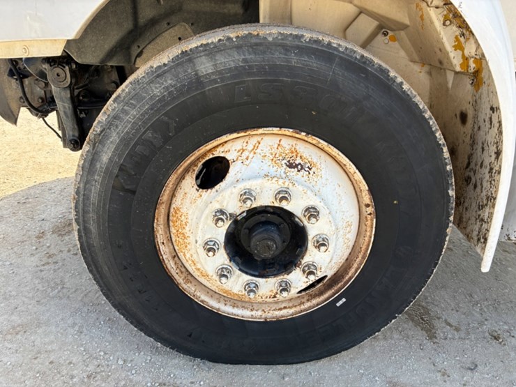 2013-international-durastar-4300-image-10
