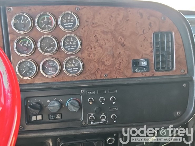 2005-peterbilt-357-image-21