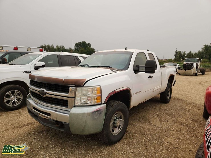 2009-chevrolet-silverado-2500hd-image-1