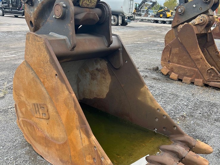 2023-john-deere-350-image-60