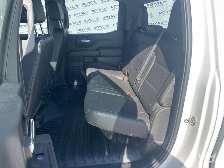 2019-chevrolet-silverado-1500-image-21