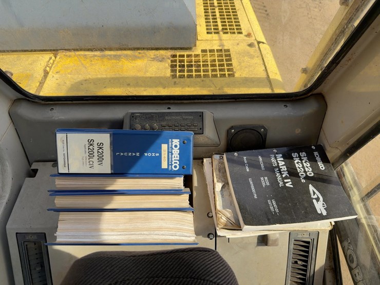 1995-kobelco-sk220-lc-image-36
