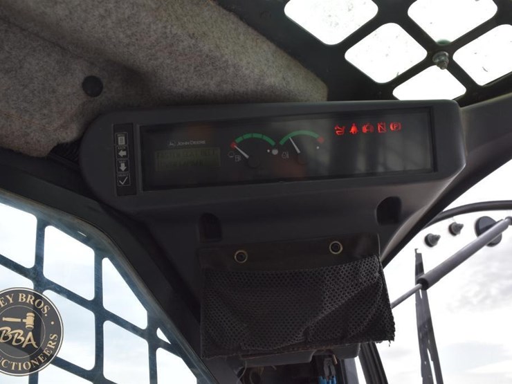 2018-deere-333g-image-49