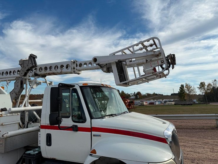 2008-international-durastar-4300-image-40