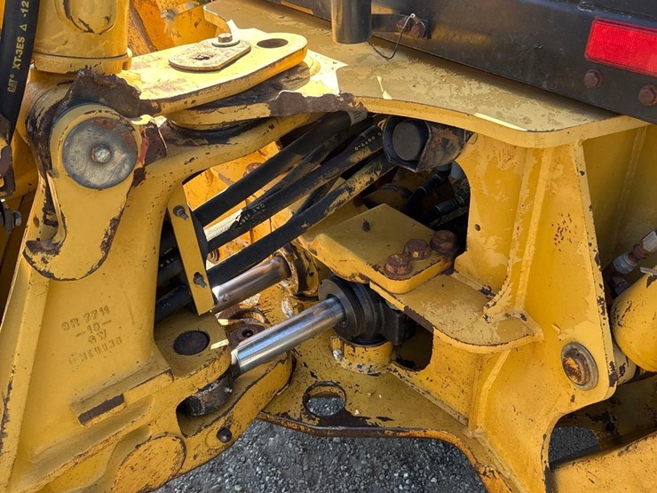 2001-caterpillar-420d-image-22