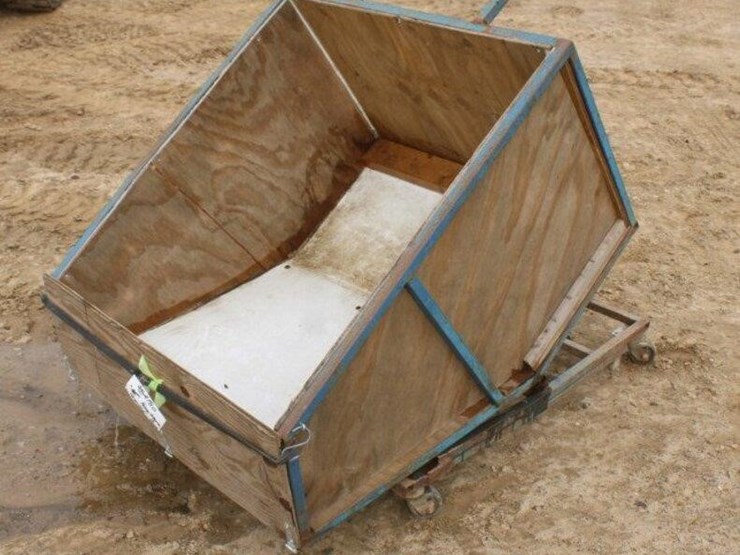 45"-x-36''-x-33"-homemade-livestock-feeder-box-image-8