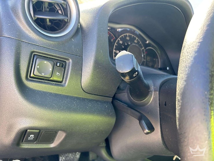 2017-nissan-versa-note-hatchback-image-14