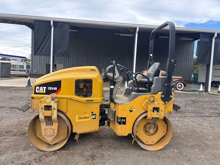 2020-caterpillar-cb34b-image-2