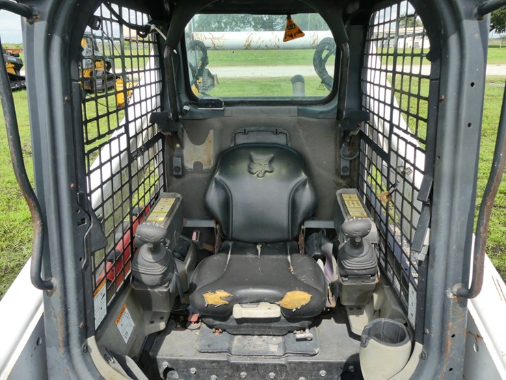 2016-bobcat-t750-image-13
