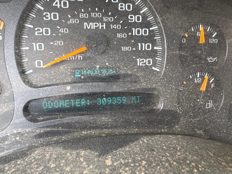 2003-chevrolet-2500hd-image-18