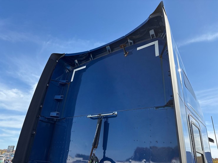 2018-kenworth-t680-image-22