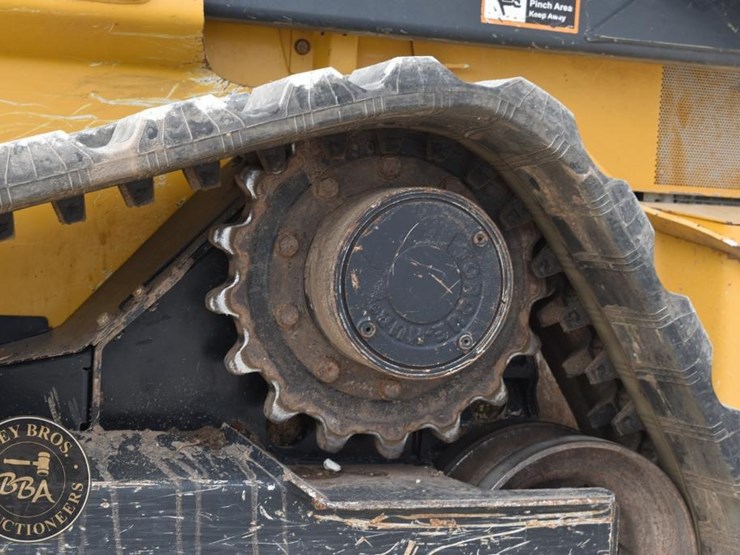 2018-deere-333g-image-28
