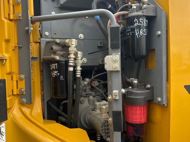 2023-deere-135-p-tier-image-50