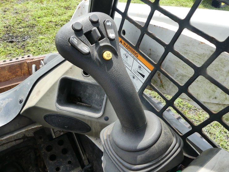 2016-bobcat-t750-image-15