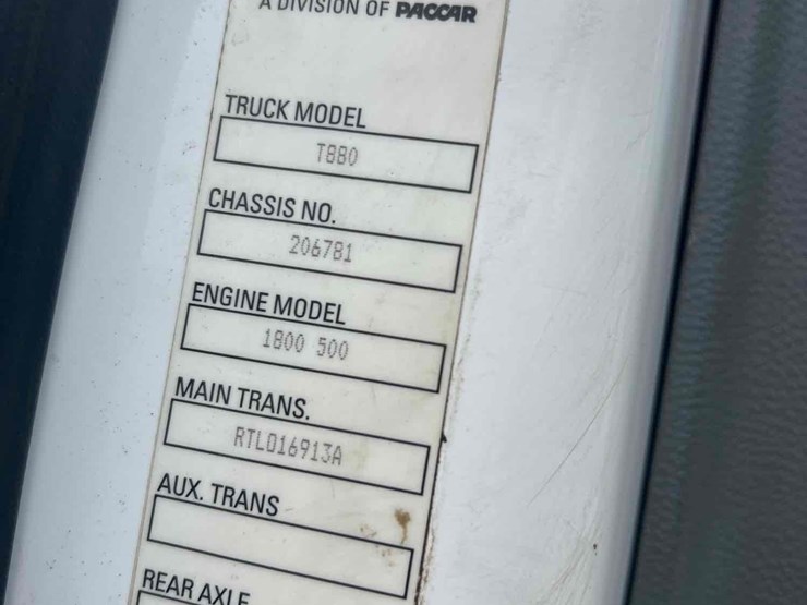 2018-kenworth-t880-image-44
