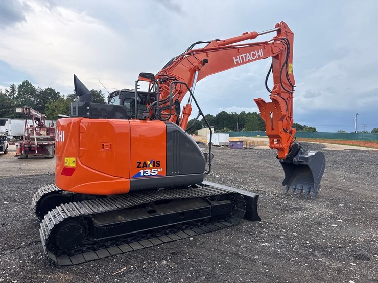 2021-hitachi-zx135us-6-image-7