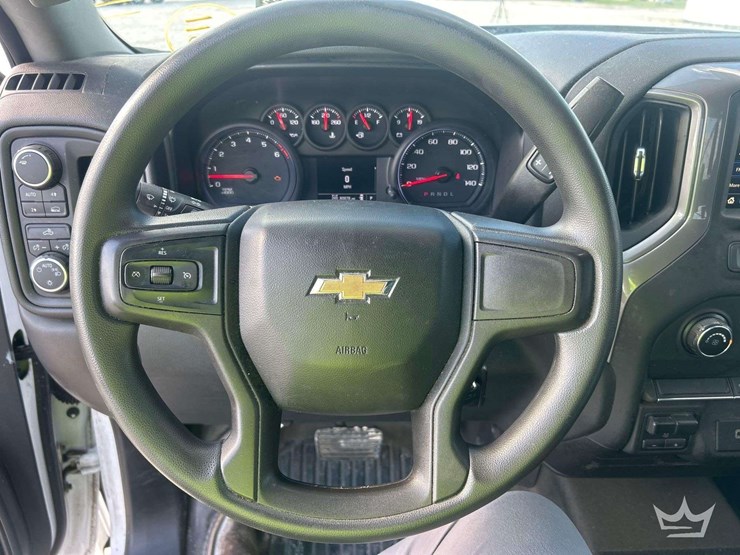 2019-chevrolet-silverado-1500-image-12