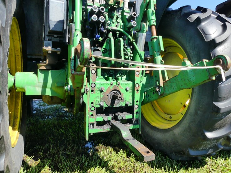 2014-john-deere-6125m-image-6
