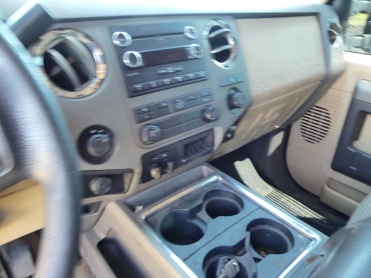 2011-ford-f250-xl-image-14
