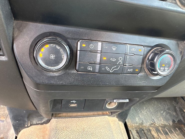 2020-ford-f350-xl-image-29