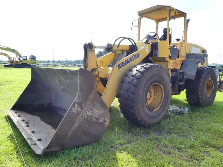 komatsu-wa320-image-2