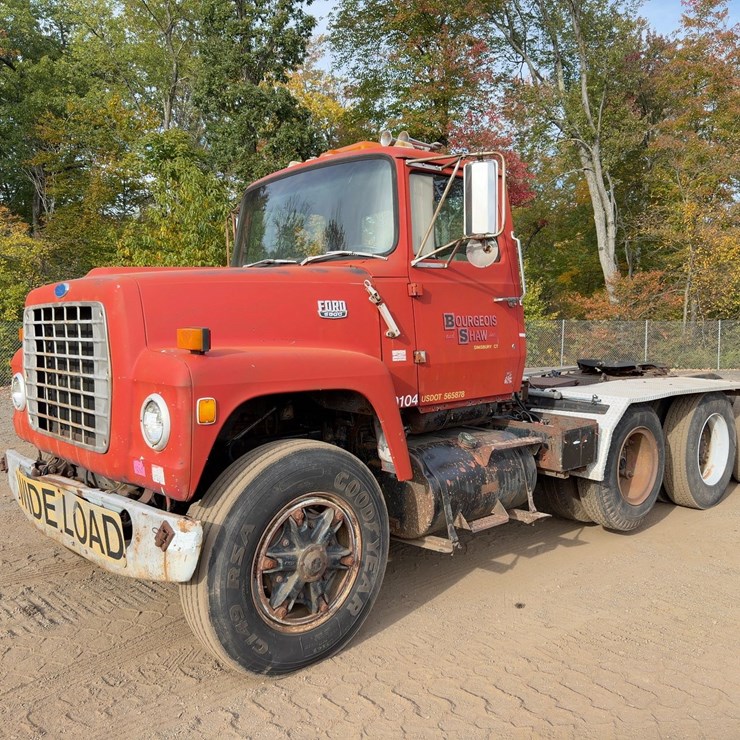 1985 FORD 9000