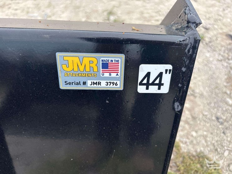 2026-jmr-44in-bucket-skid-steer-attachment-image-4