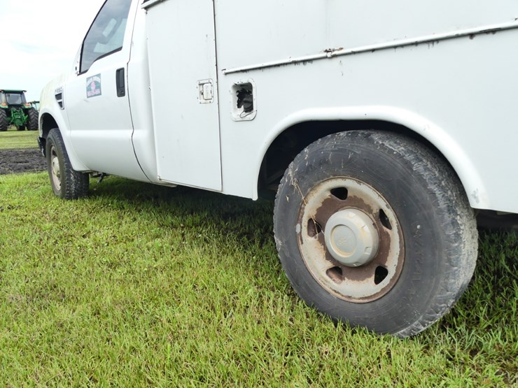 2008-ford-f250-xl-image-7