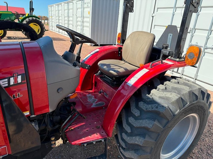 case-ih-farmall-40a-image-34