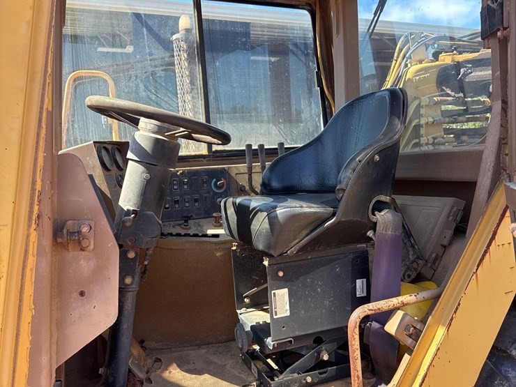 2000-caterpillar-613c-image-28