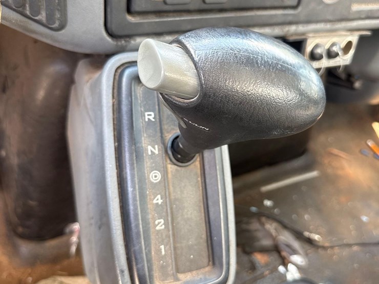 2006-international-durastar-4200-image-32
