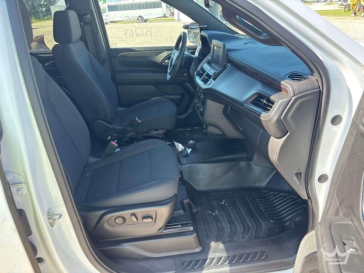 2022-chevrolet-tahoe-image-24