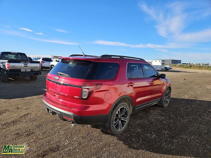 2015-ford-explorer-image-4
