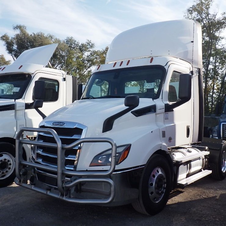 2020 FREIGHTLINER CASCADIA 116