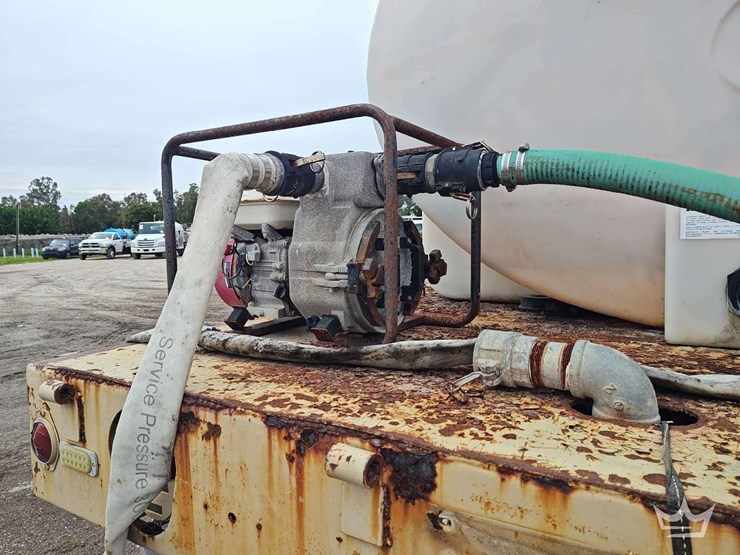 1987-am-general-corp-m9235-6x6-1,600-gallon-t/a-water-truck-image-42