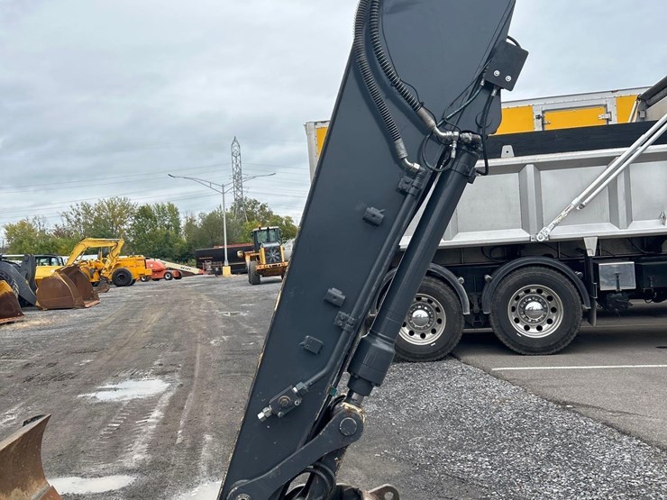 2023-deere-135-p-tier-image-67