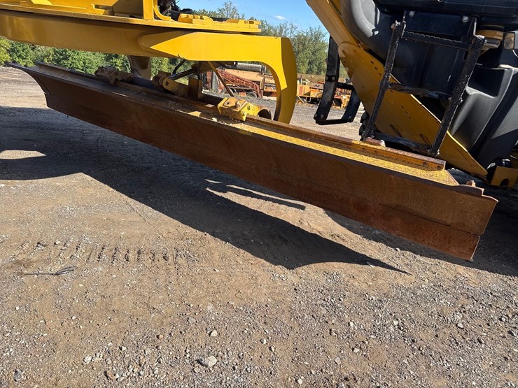 2011-caterpillar-140m2-vhp-plus-image-11