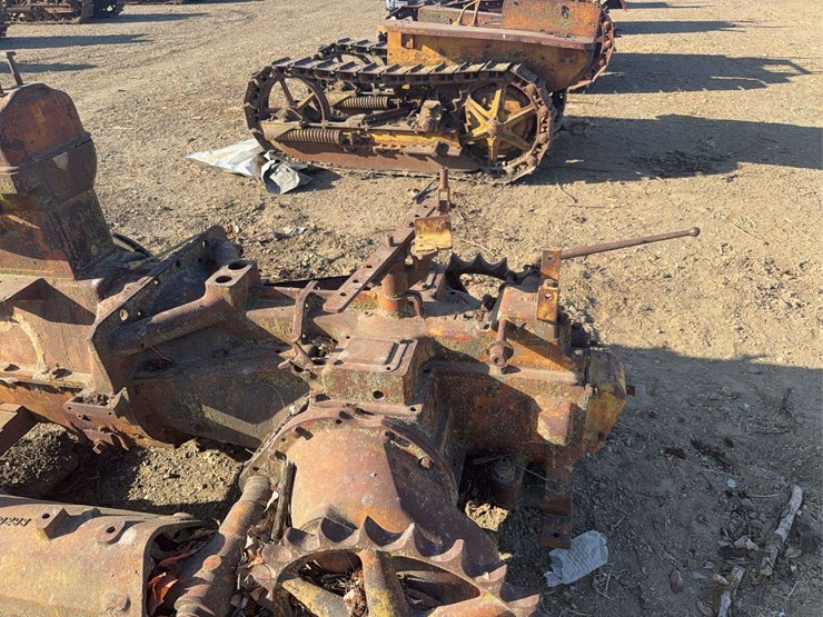 caterpillar-2-ton-image-10