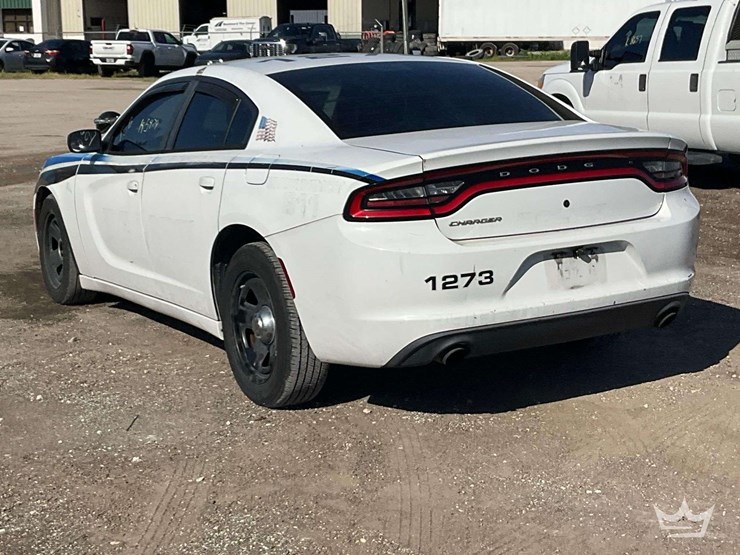2016-dodge-charger-sedan-image-4