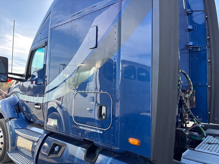 2018-kenworth-t680-image-15