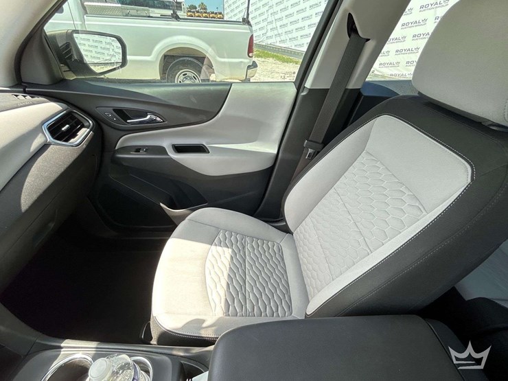 2020-chevrolet-equinox-image-18