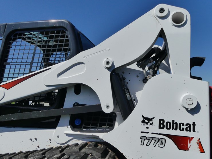 2023-bobcat-t770-image-7