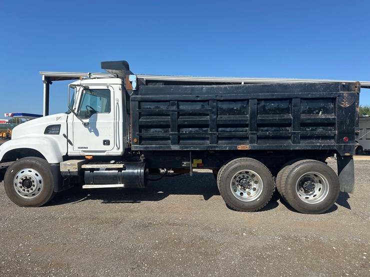 2006-mack-granite-cv713-image-3