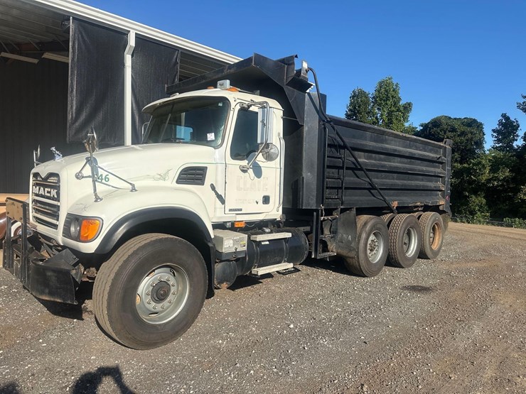 2006-mack-granite-cv713-image-1