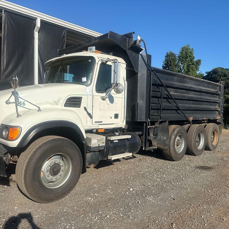 2006 MACK GRANITE CV713