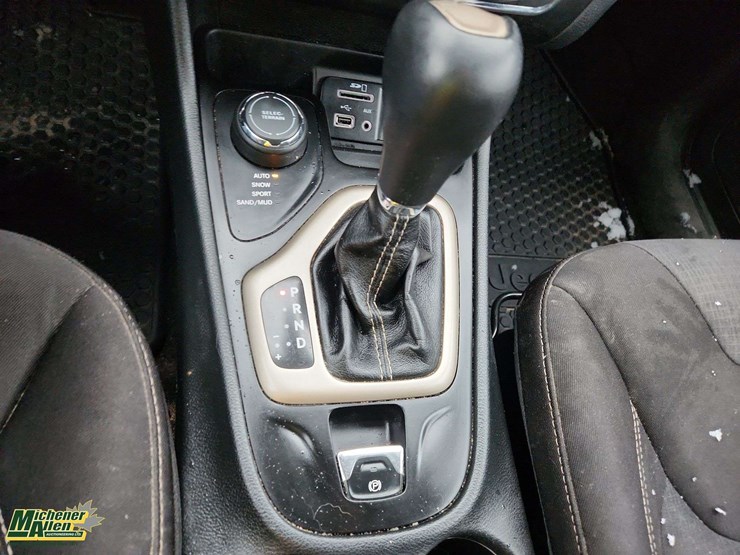 2015-jeep-cherokee-image-8