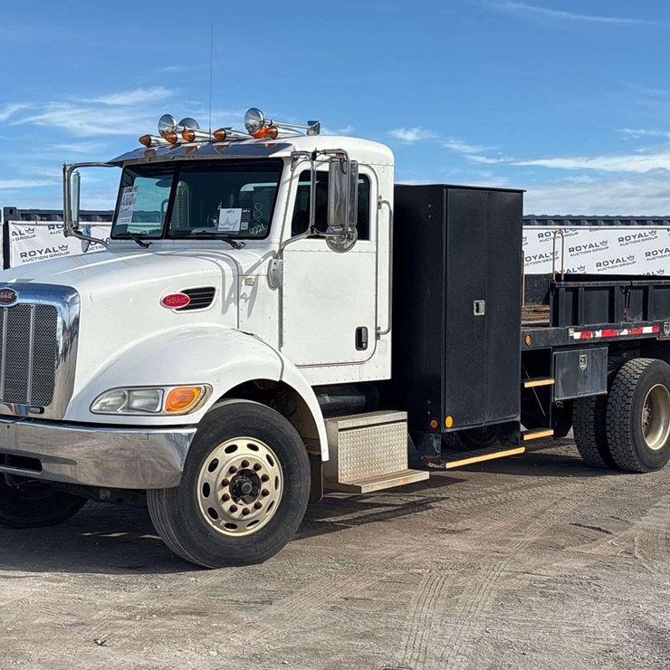 2008 PETERBILT 335