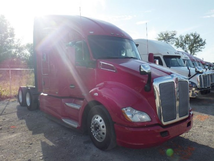 2017-kenworth-t680-image-6